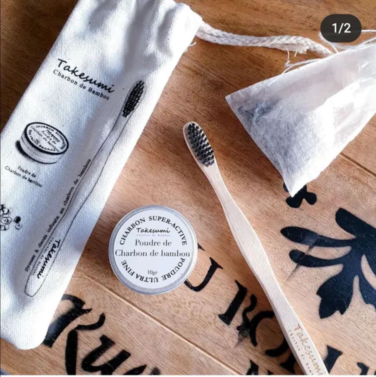 brosse à dents en bambou et pochon en coton et boite